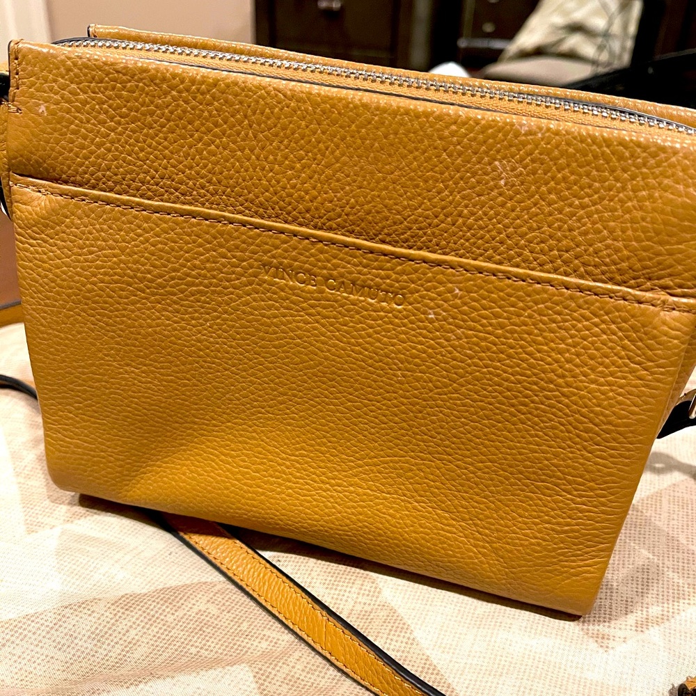 Vince Camuto body cross